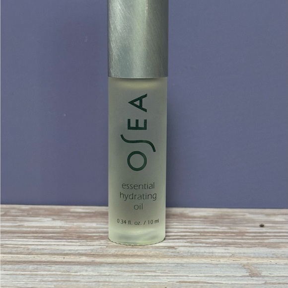 OSEA Essential Hydrating Oil - Picture 3 of 4